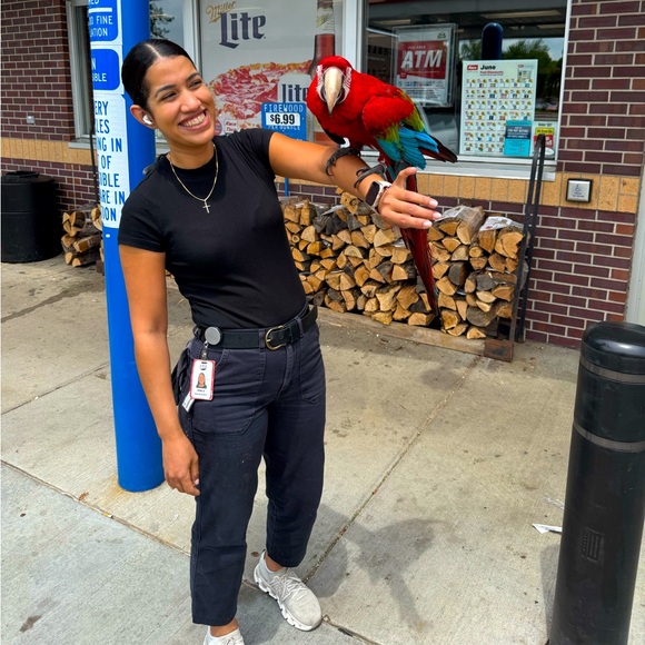 Meet your Posher, Erika - Picture 1 of 1